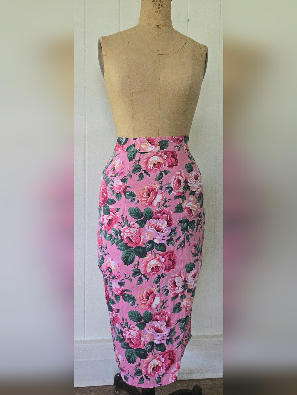 Vixen by Micheline Pitt Vintage Roses Pencil Skirt Medium